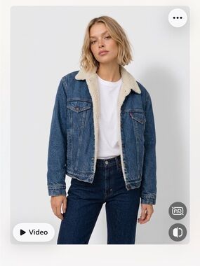 Vintage Levi’s Sherpa lined jacket